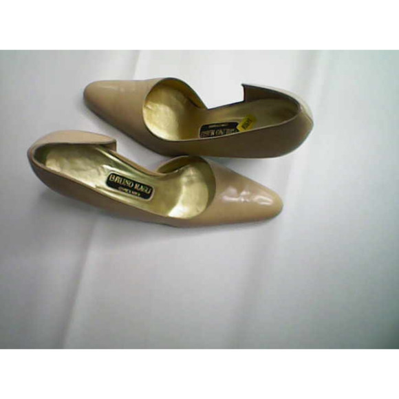 Bruno Magli Couture Beige Size 38 Chunky Heel Dress Pump - Picture 9 of 16